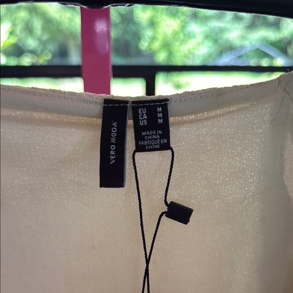 NWT VERA MODA Cream Puff Sleeve Top size Medium - Picture 4 of 9